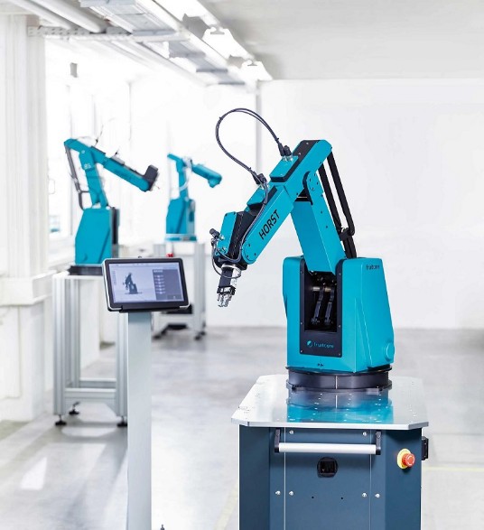 Flexibles Robotersystem für die Metallverarbeitung